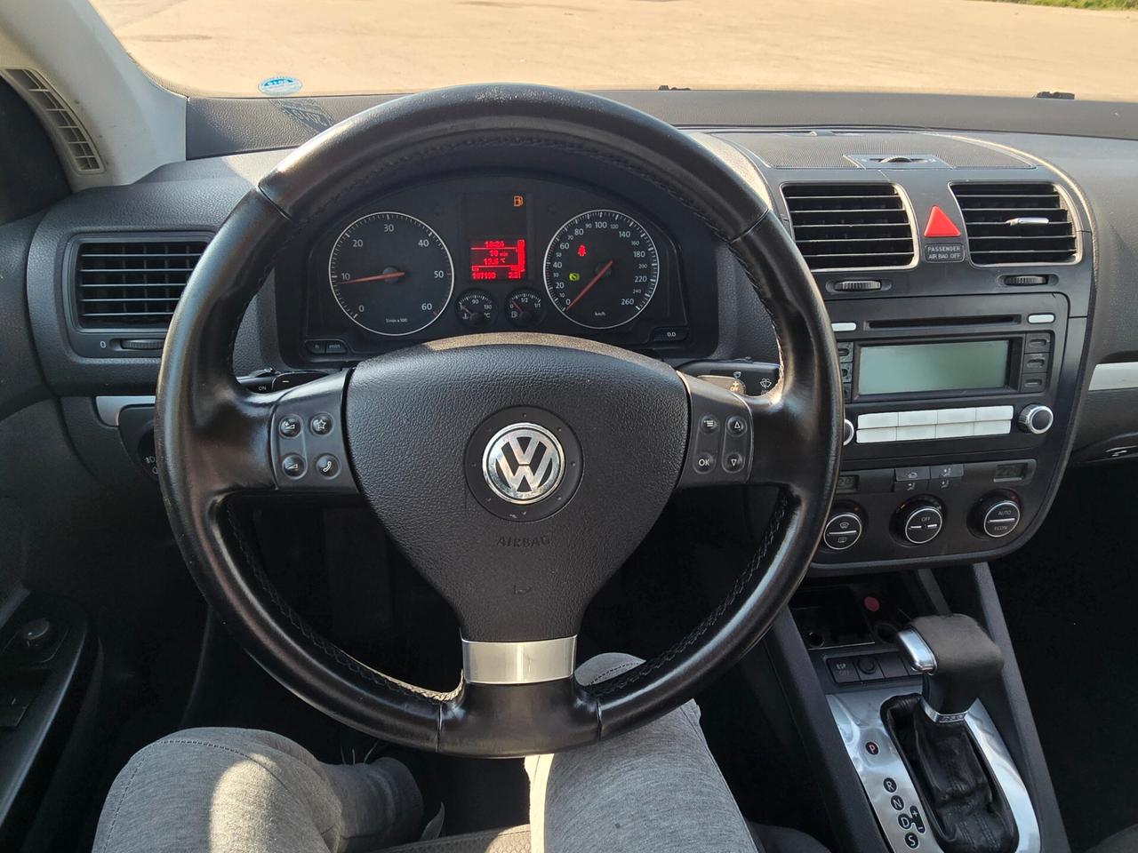 Volkswagen Golf 2.0 16V TDI 5p. Sportline