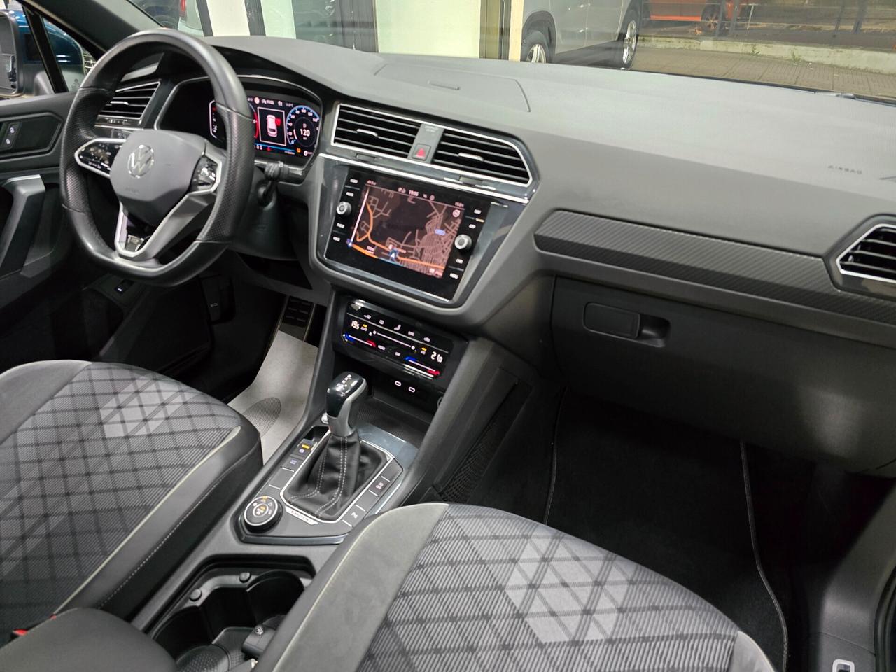 Volkswagen Tiguan 2.0 TDI 150 CV SCR DSG 4MOTION R-Line Tetto