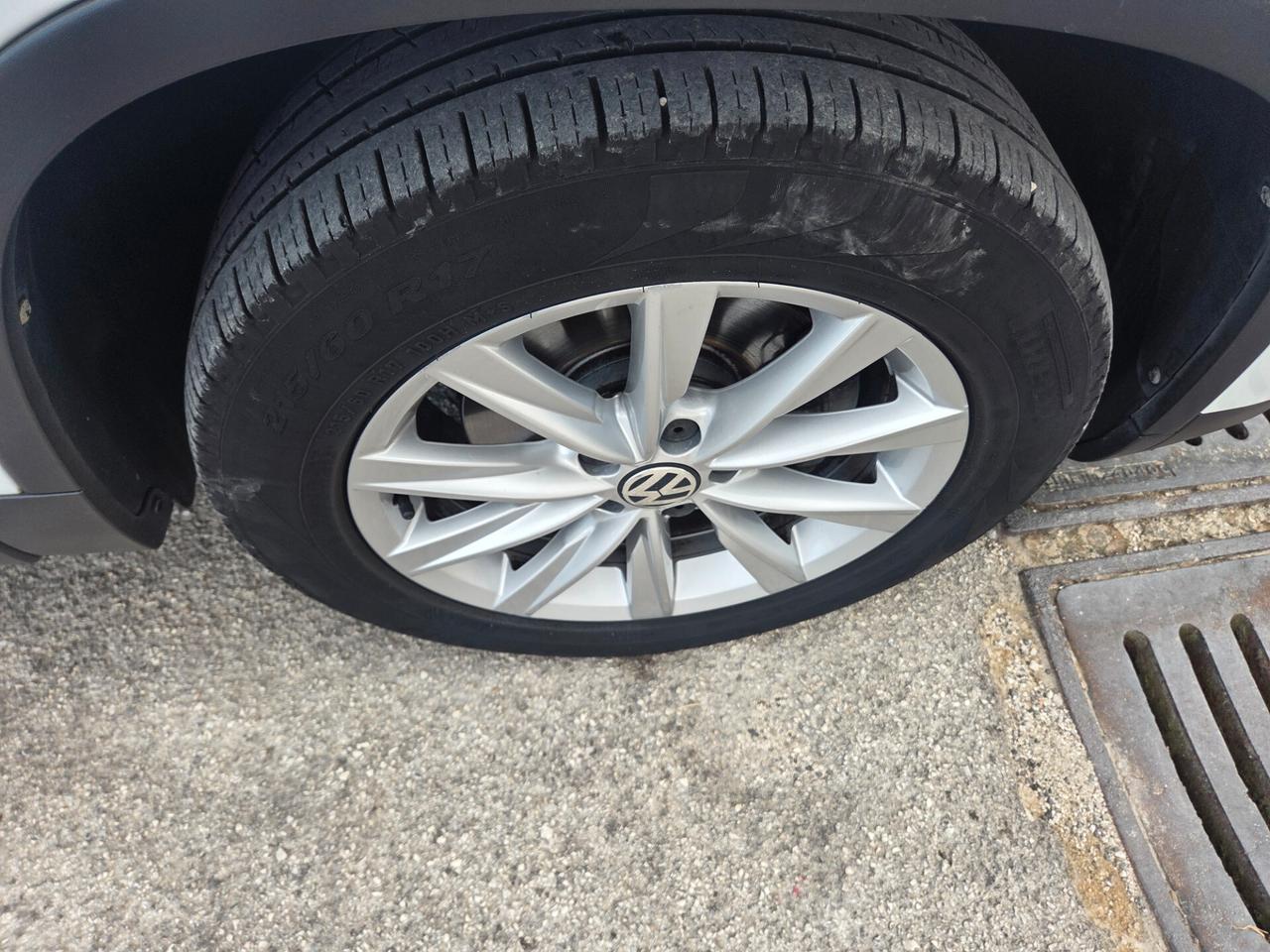 VW TIGUAN 2.0 TDI ANNO 2015 NAVI PARK ASSIST KMCERTIF