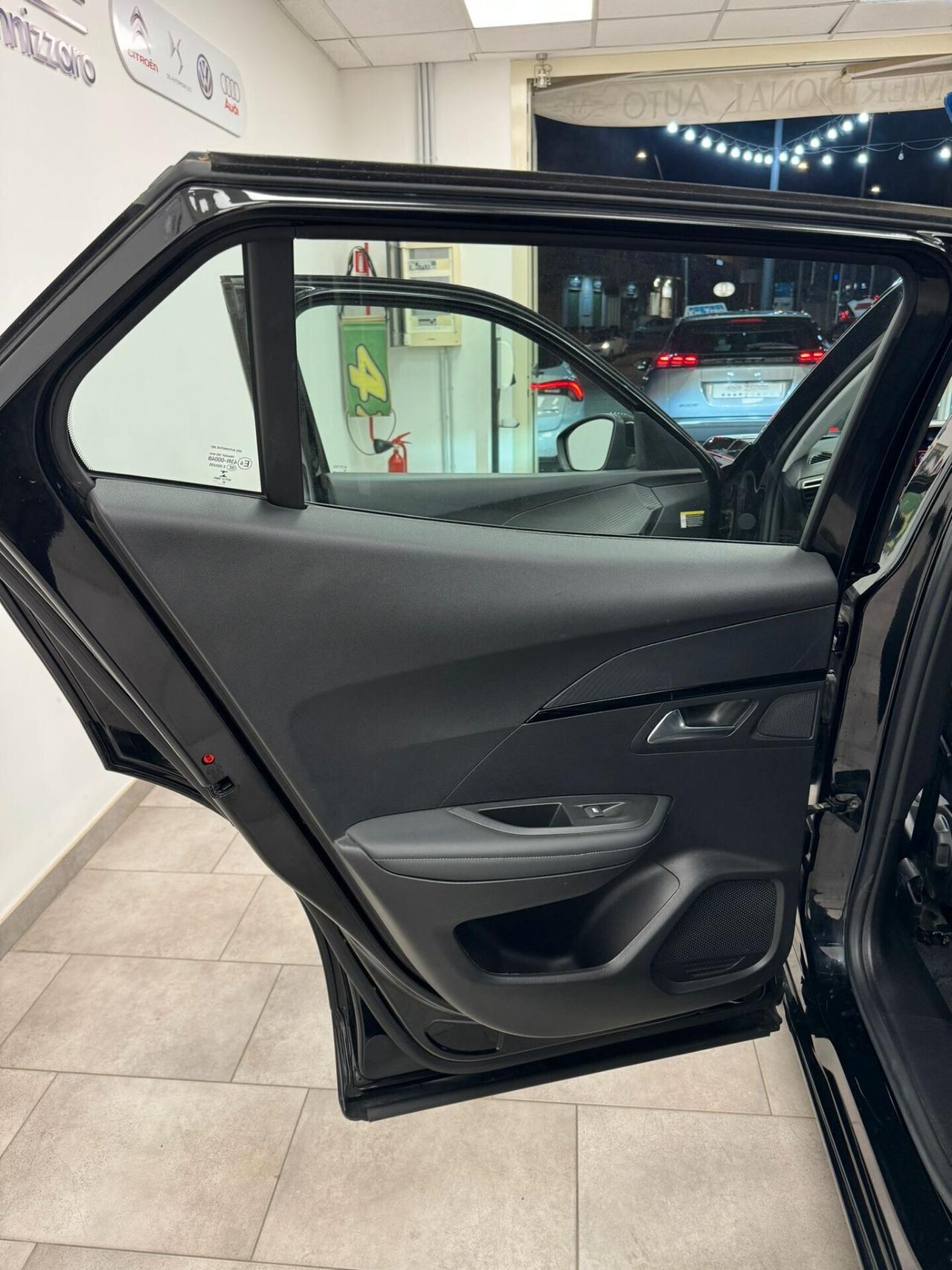 Peugeot 2008 BlueHDi 100 S&S Allure