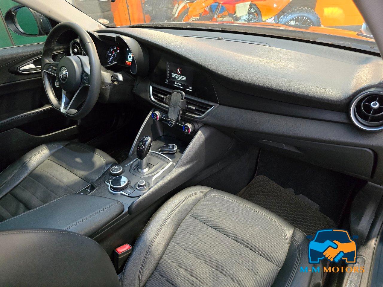 Alfa Romeo Giulia Berlina Giulia 2.2 t Business Sport Launch Edition 180cv auto