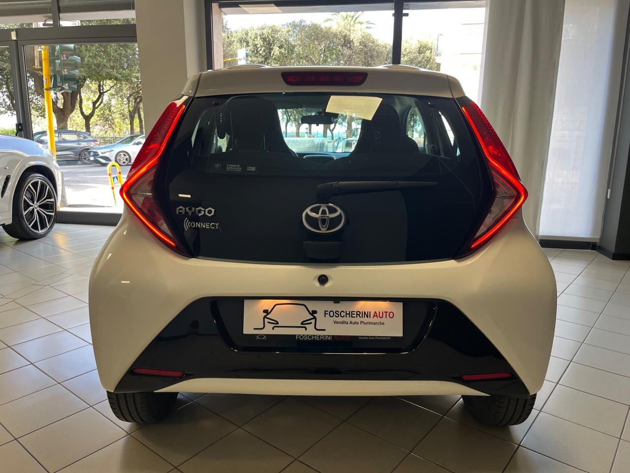 Toyota Aygo Connect 1.0 VVT-i 72 CV x-play