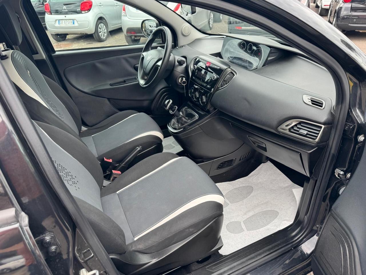 Lancia Ypsilon 1. 2 BENZINA 69CV 2014