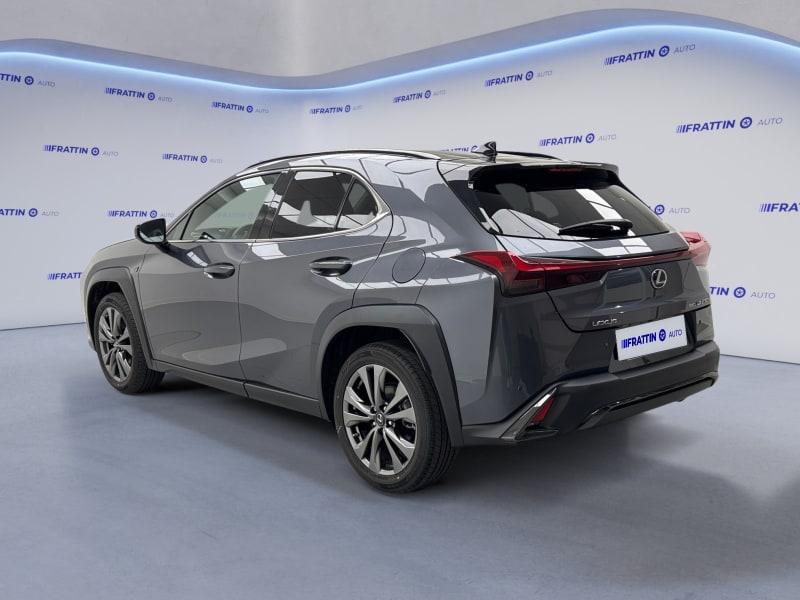 LEXUS UX HYBRID 4WD DESIGN