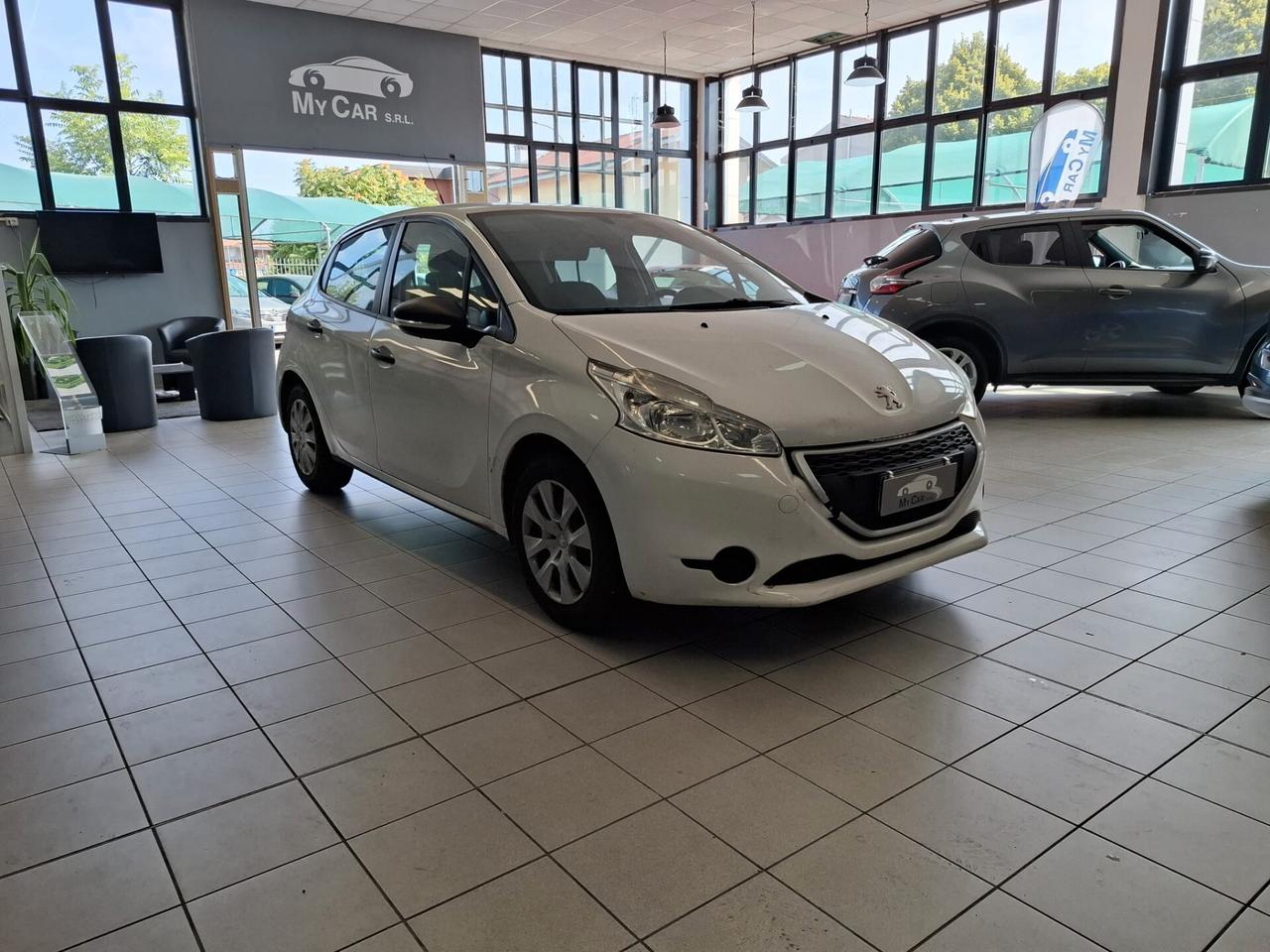 Peugeot 208 Benzina Manuale
