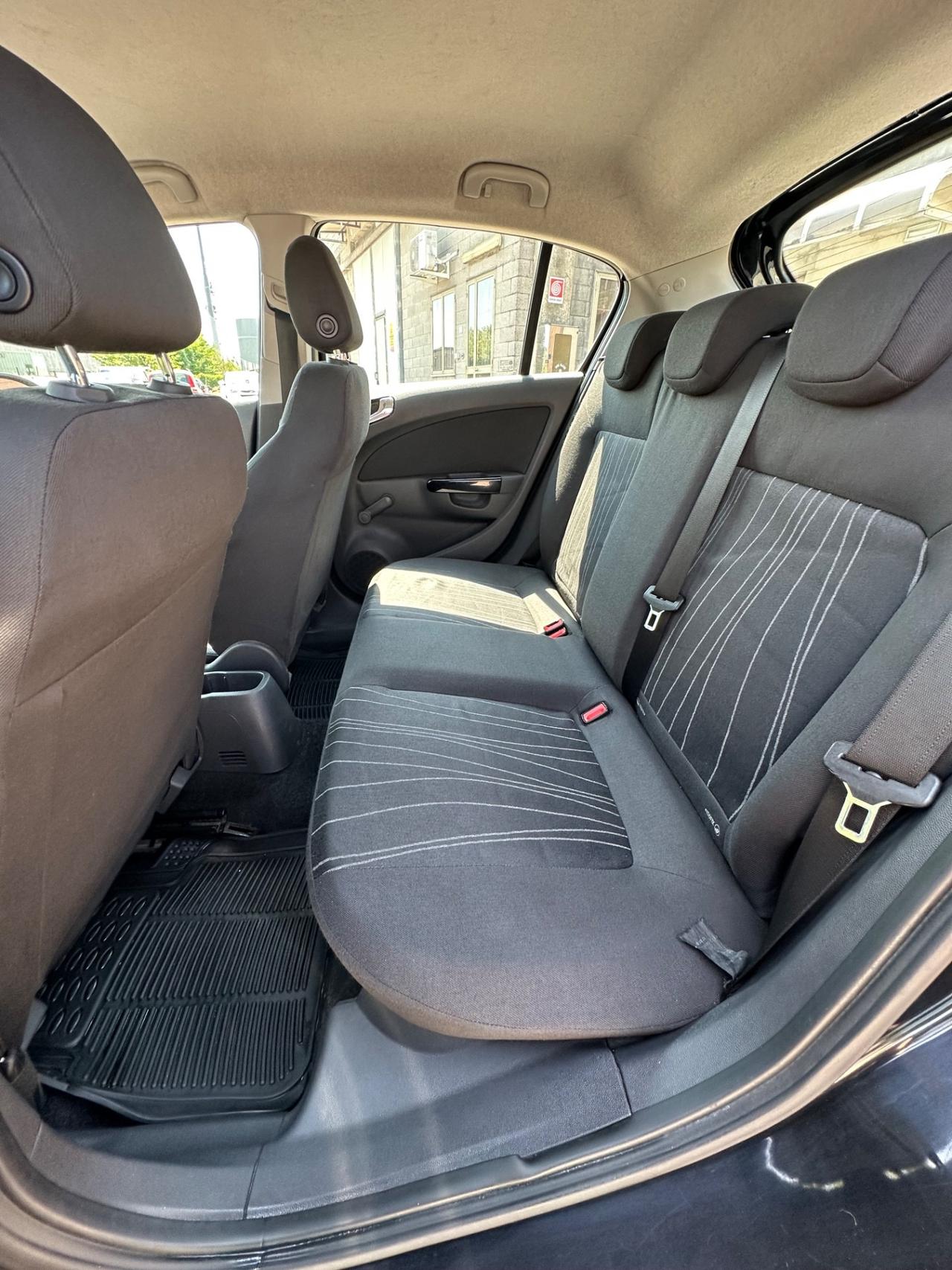 Opel Corsa 1.2 5 porte Cosmo