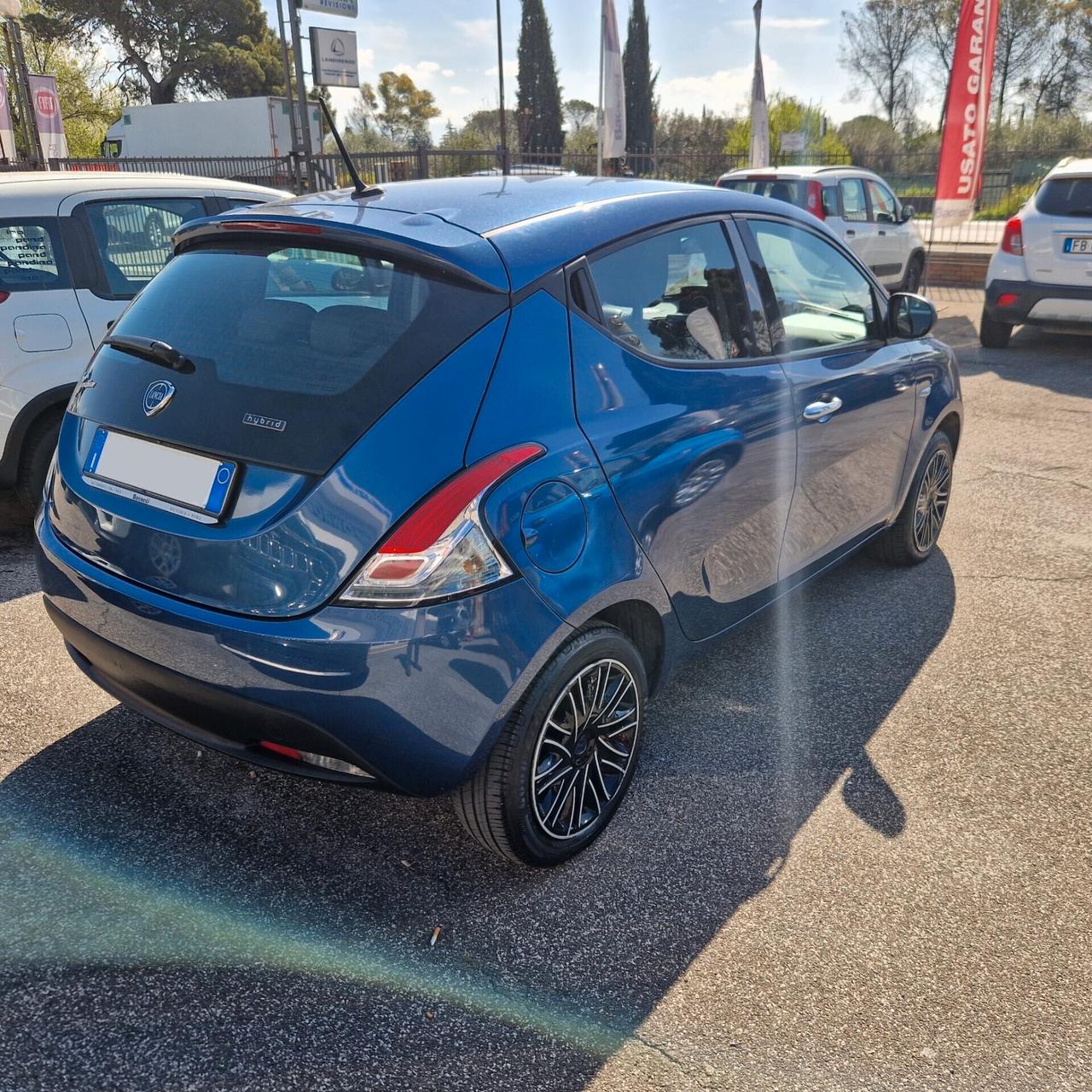 Lancia Ypsilon 1.0 FireFly 5 porte S&S Hybrid Silver Plus