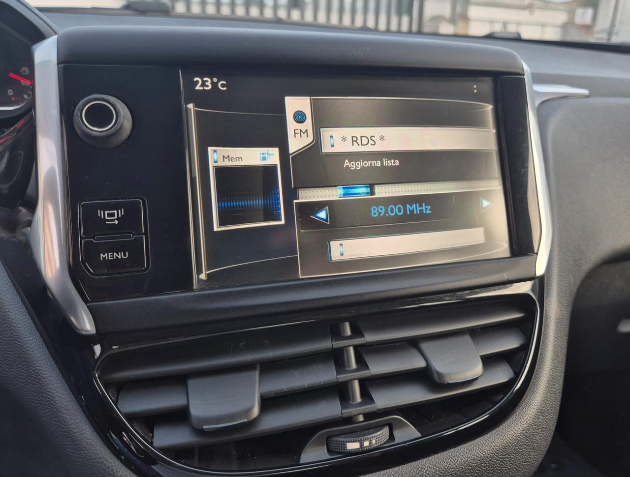Peugeot 208 1.2 benzina 82 CV 5 porte