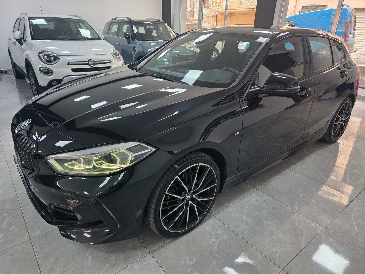 Bmw 118 118d 5p. Msport