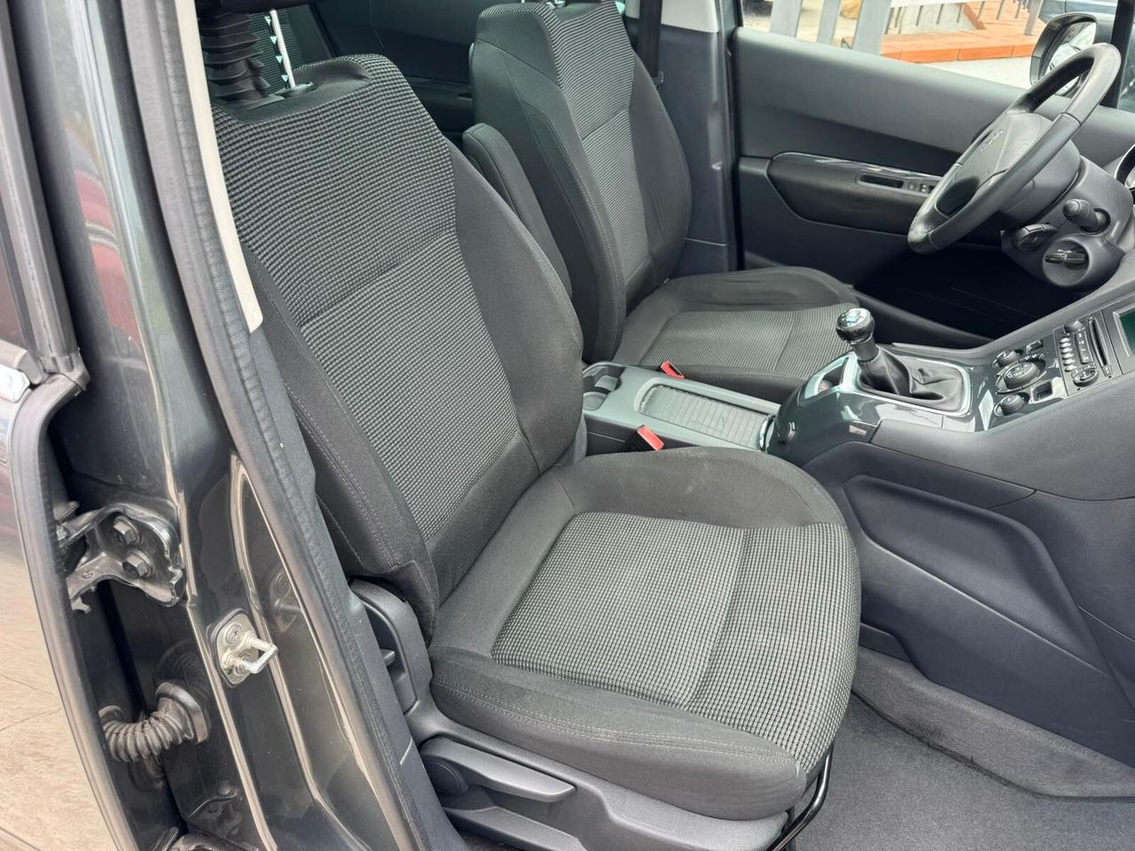 Peugeot 5008 1.6 120CV Premium