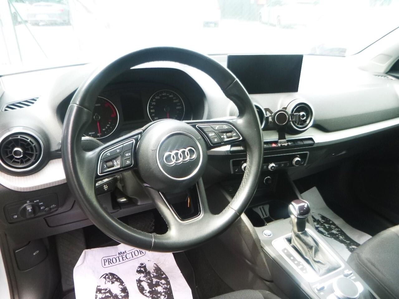 Audi Q2 35 TDI quattro S tronic Identity Black