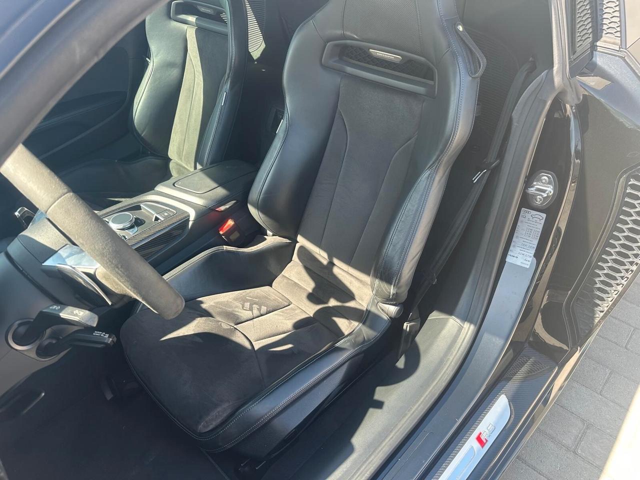 Audi R8 Coupé 5.2 FSI quattro S tronic plus PERFORMANCE - PRONTA CONSEGNA - TAGLIANDI CERTIFICATI - CARBONIO