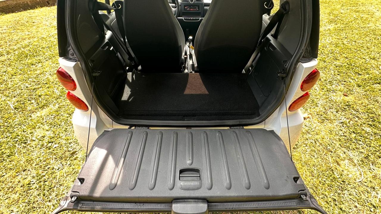 Smart ForTwo 1000 45 kW MHD coupé pure 2011 LEGGI TESTO