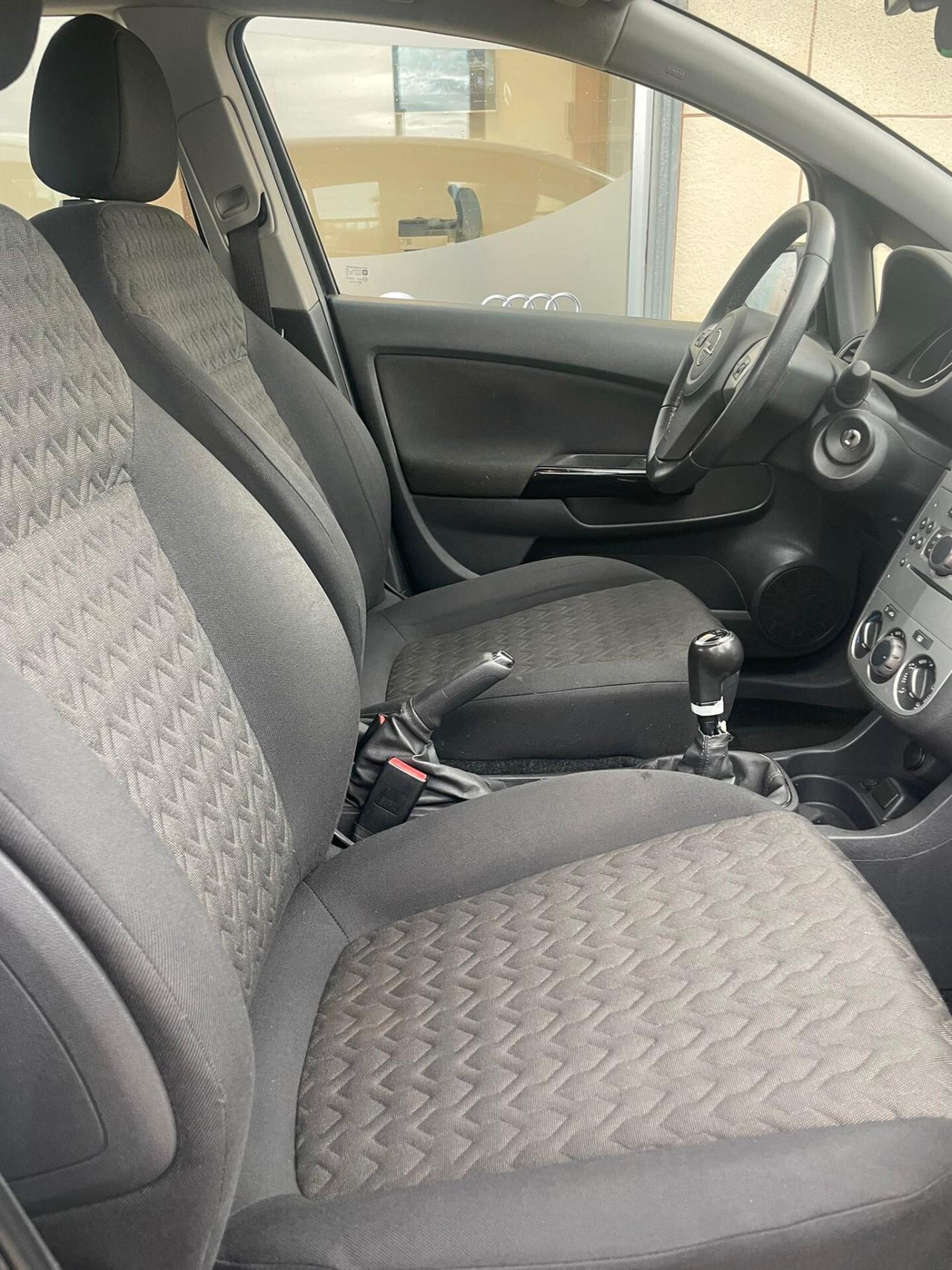 OPEL CORSA 1.3 CDTI 75CV F.AP. 5 PORTE AUTO PER NEO PATENTATI