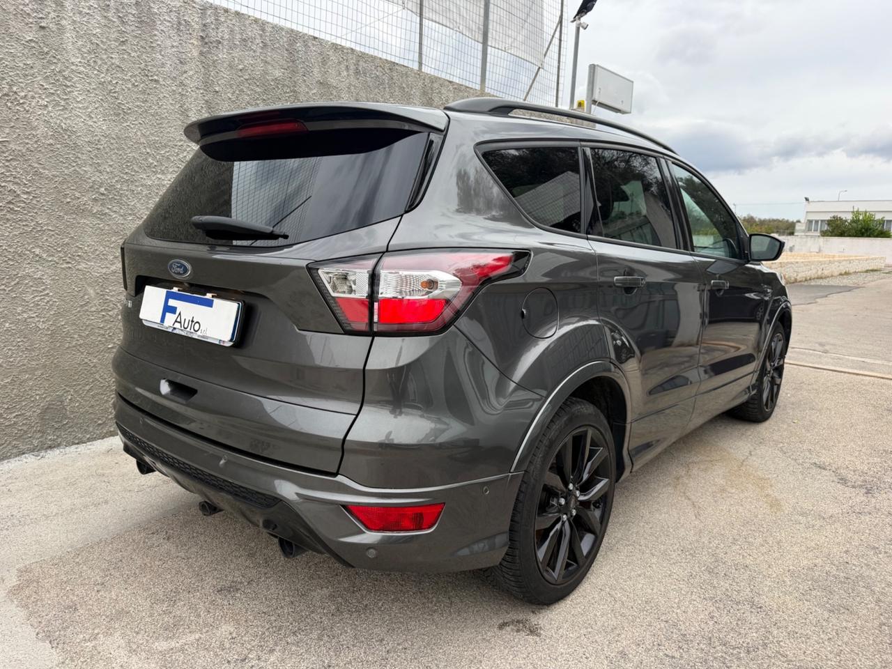 Ford Kuga 2.0 TDCI 150 CV 2WD ST-Line,TETTO APRIBILE,Pelle e Alcantara,Led+Xeno,ecc.