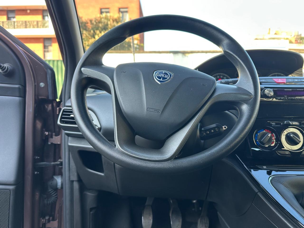 Lancia Ypsilon 1.2 69 CV GPL euro 6 - ok neopatentati