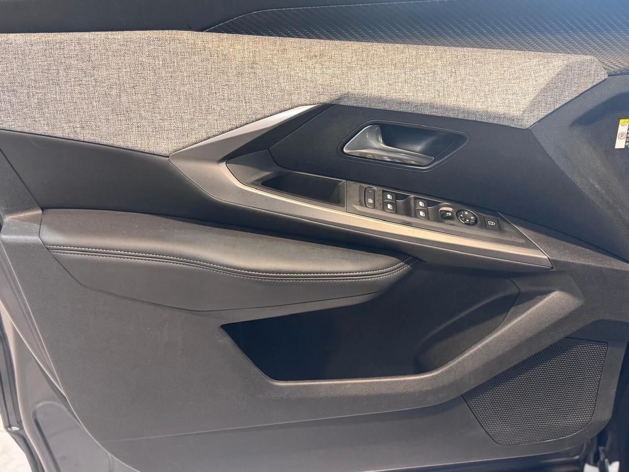 Peugeot 3008 Hybrid 136 e-DCS6 Allure