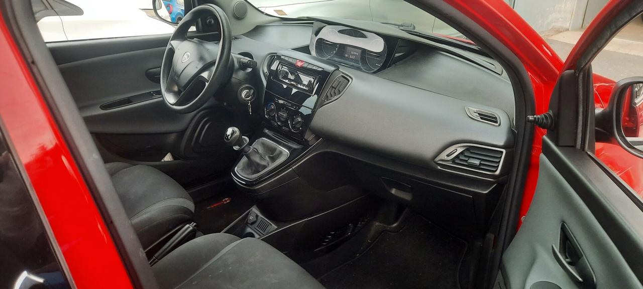 Lancia Ypsilon 1.2 69cv benzina anno 2015