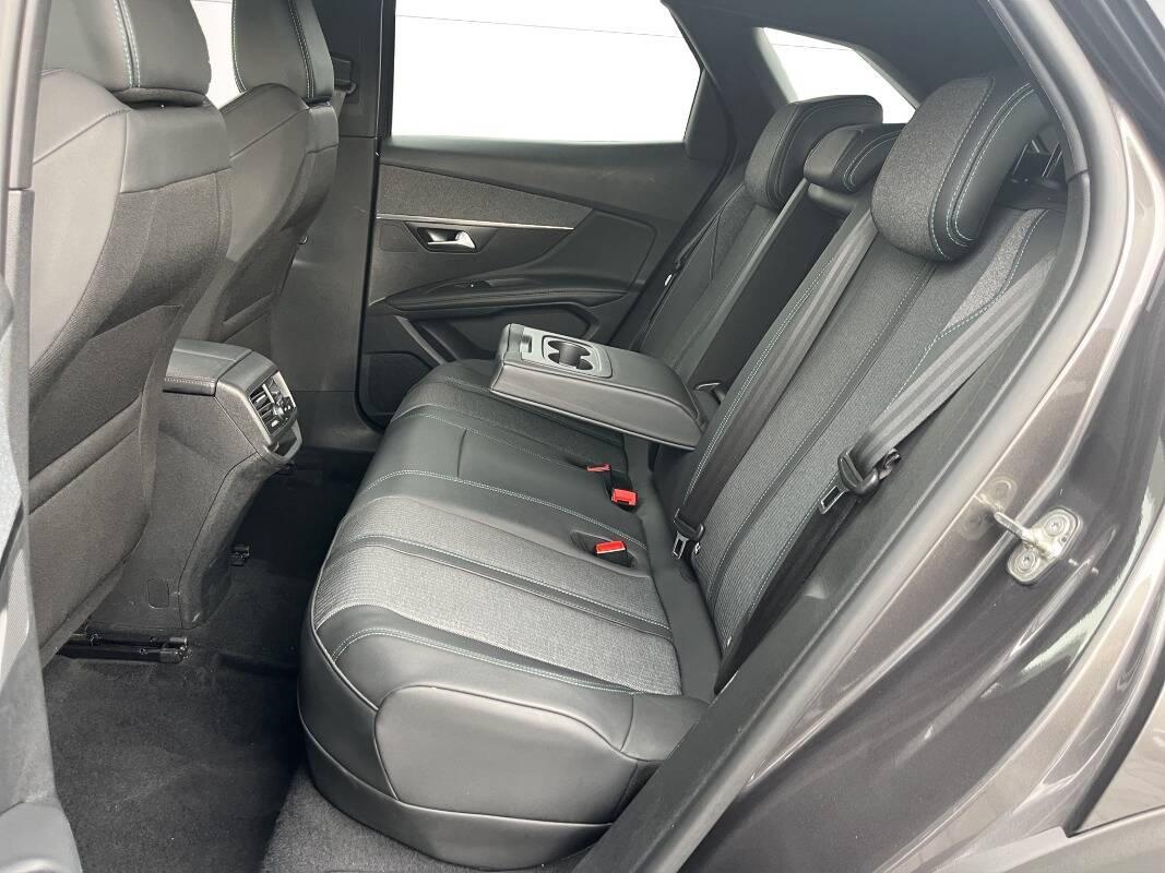 Peugeot 3008 II 1.6 hybrid4 phev Allure Pack 300cv e-eat8