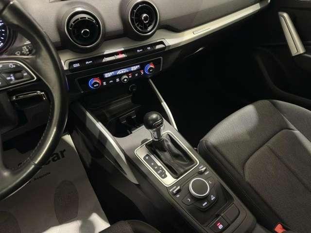 Audi Q2 30 TDI S tronic Identity Black