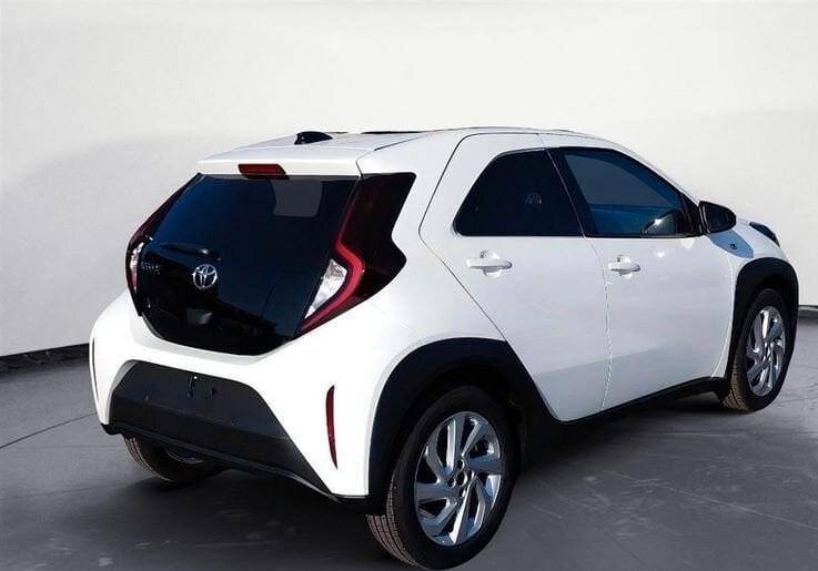 Toyota Aygo X 1.0 VVT-i 72 CV 5 porte Active KM 0 VARI COLORI