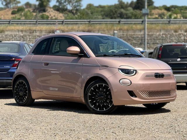 FIAT 500e Berlina 42 kWh La Prima 320