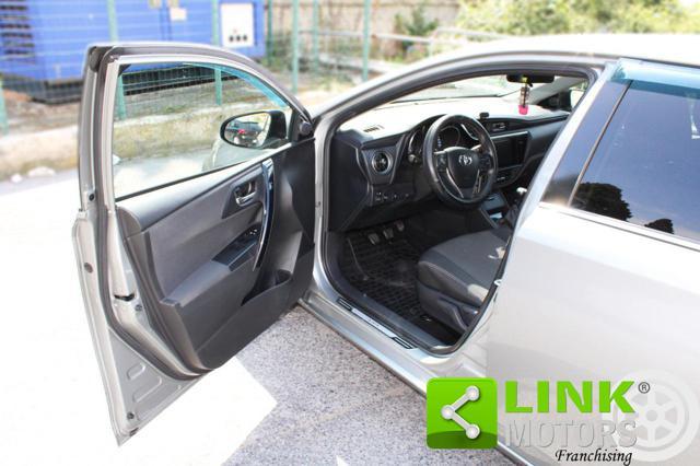 TOYOTA Auris 1.4 D-4D Active