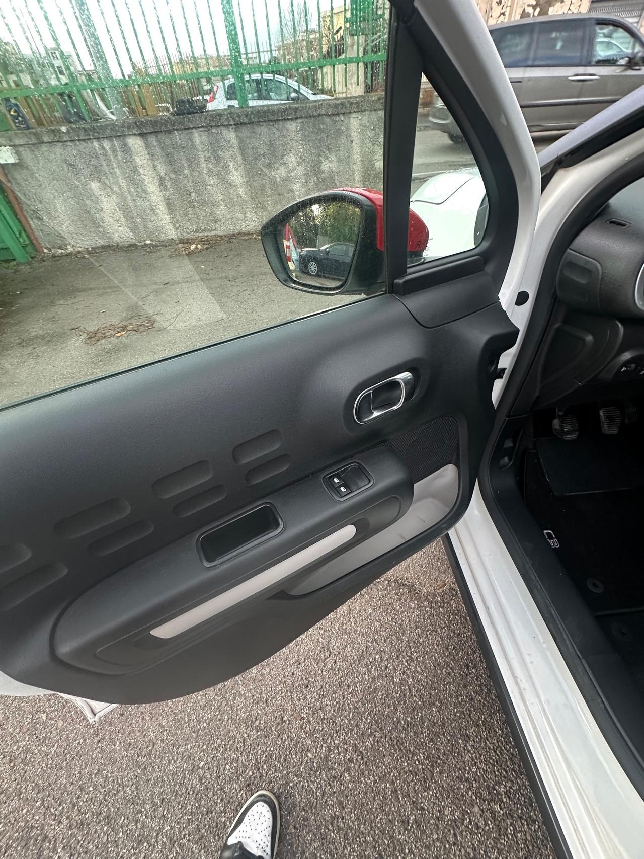 Citroen C3 PureTech 82 GPL Shine