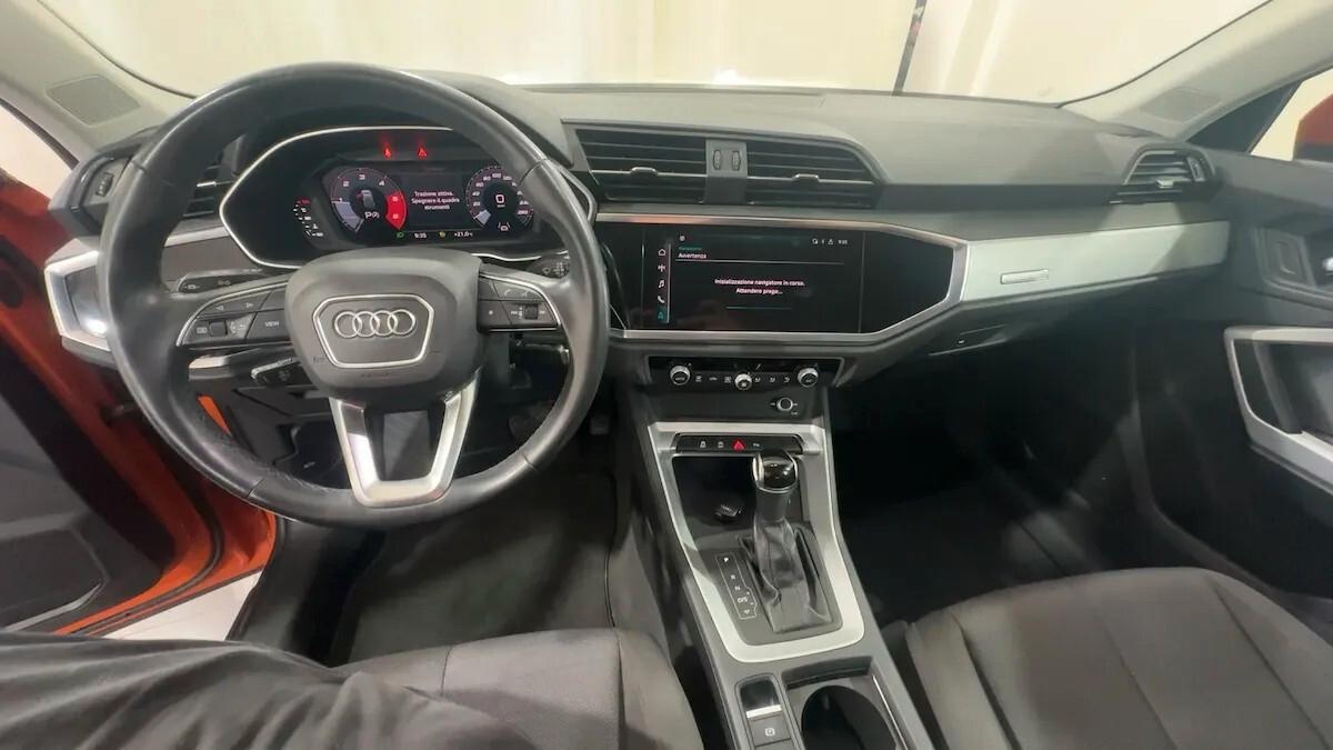 Audi Q3 35 TDI S tronic Business