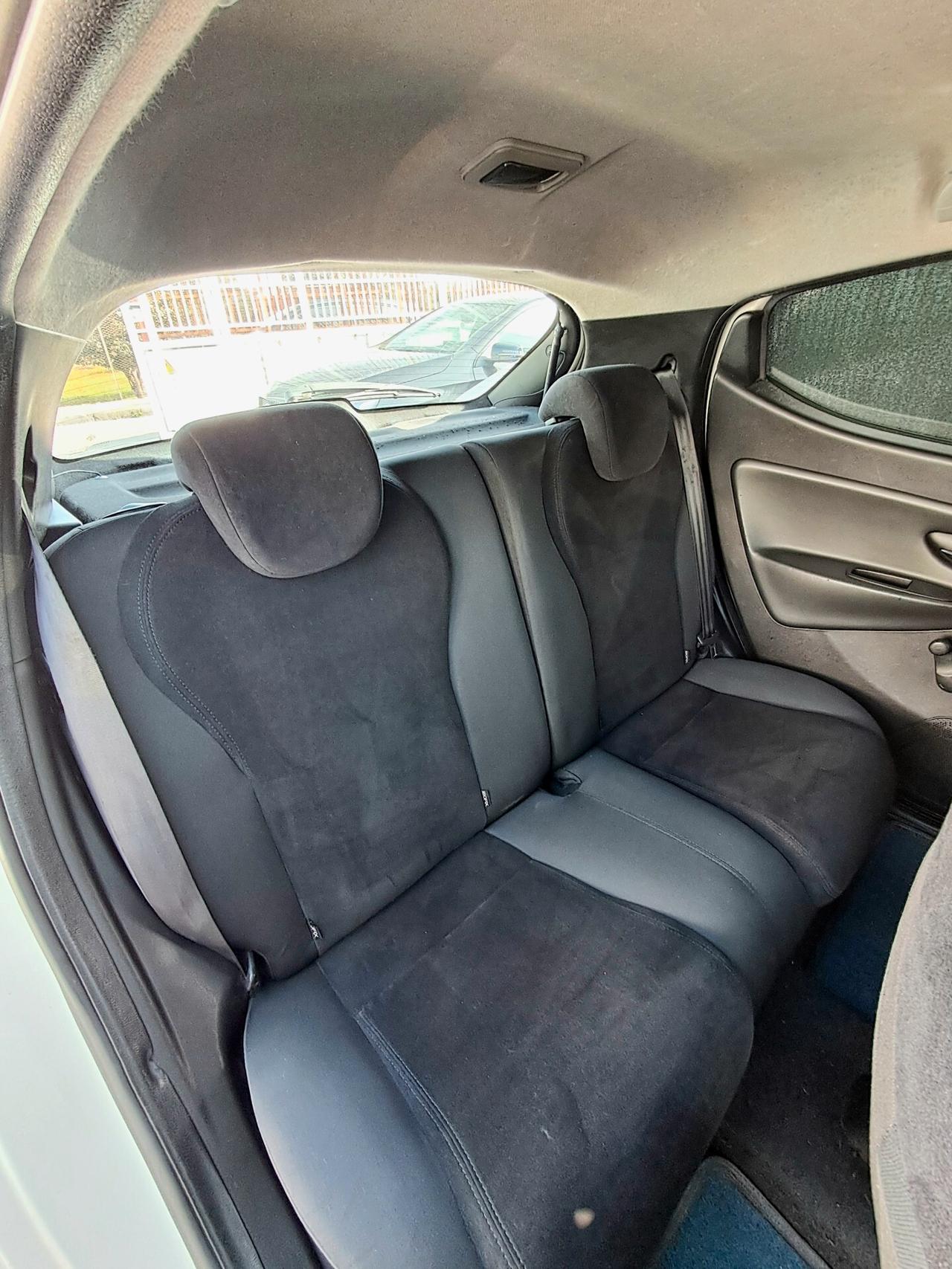 Lancia Ypsilon 1.2 5 porte GPL Platino