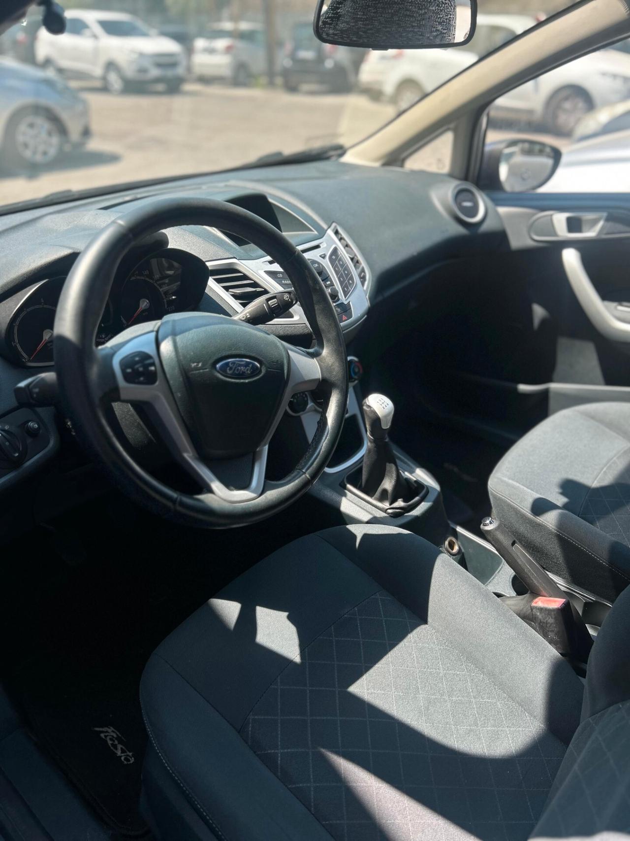 Ford Fiesta 1.2 82 CV - 2012