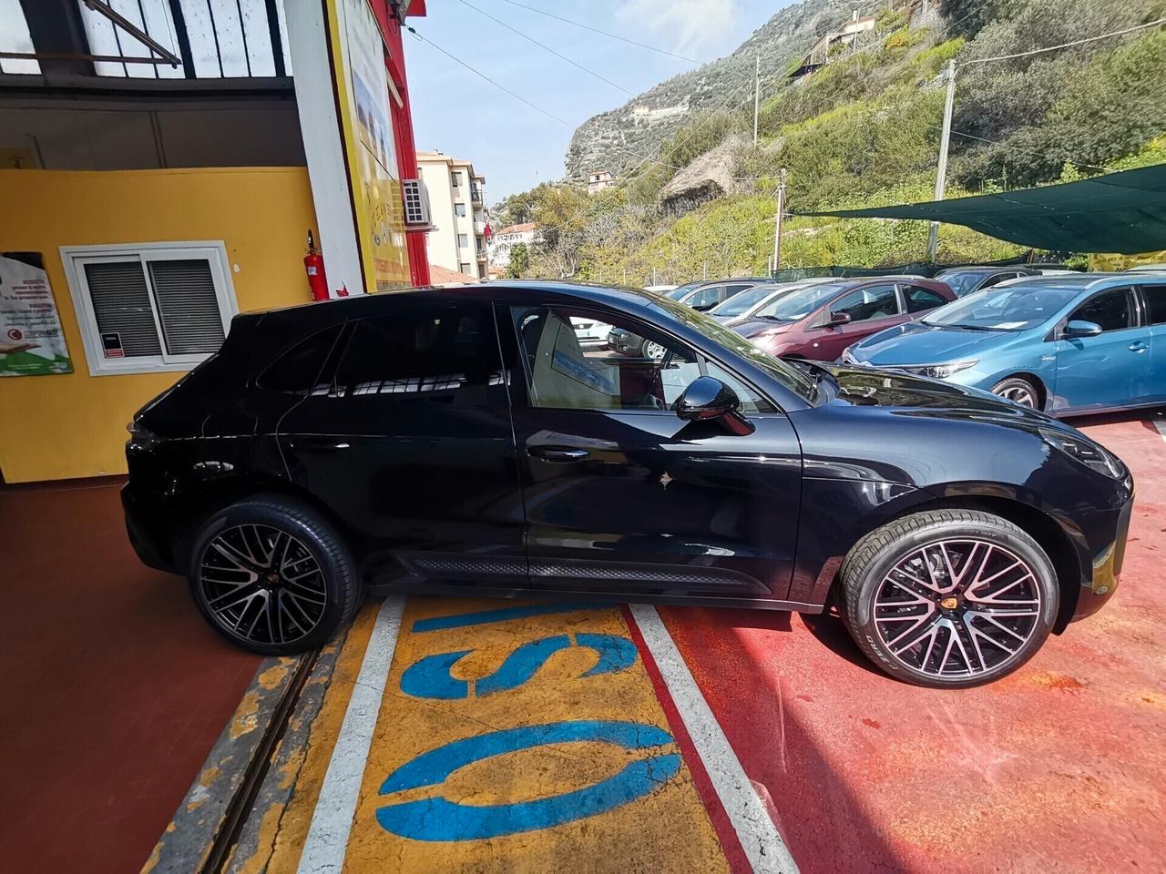 Porsche Macan 2.0 T PDK FULL OPTIONALS NOLEGGIO lungo termine