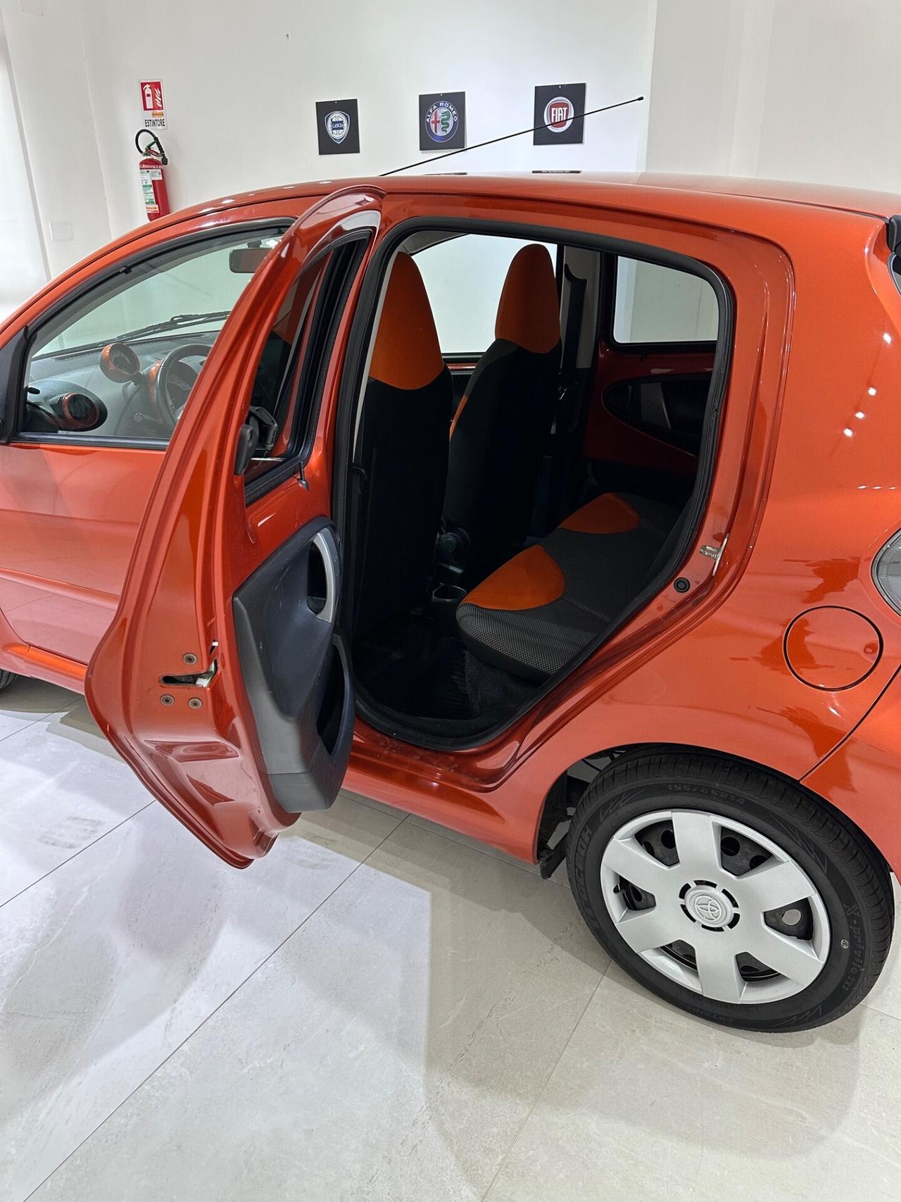 Toyota Aygo 1.0 12V VVT-i 5 porte Lounge