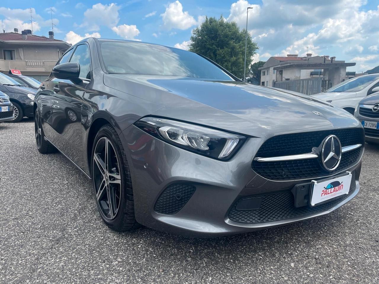 Mercedes-benz A 180 Mercedes Classe Sport Automatic Night Pack – Neopatentati
