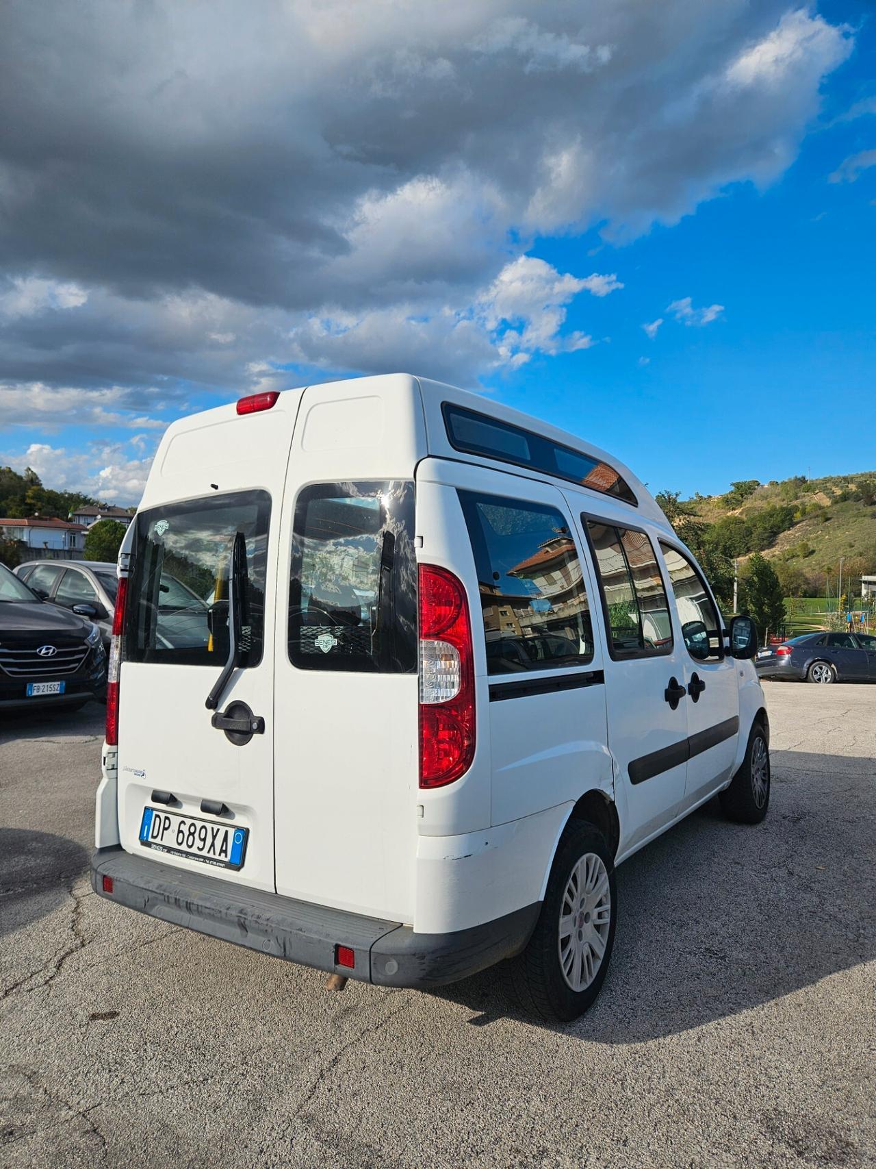 Fiat Doblò 1.9 MJT 120 CV tetto alto con pedana per trasporto disabili