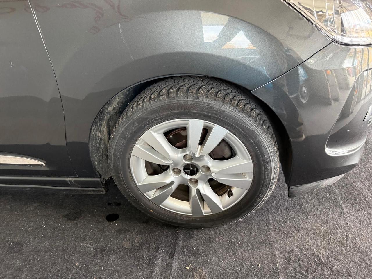 Citroen DS3 1.4 HDi 70 JUST BLACK OK NEOPATENTATI