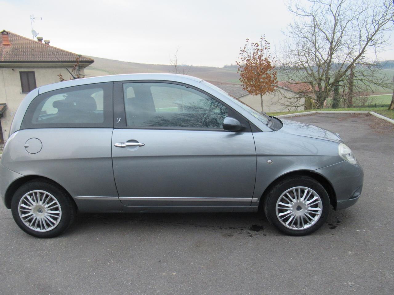 Lancia Ypsilon 1.2 Argento Kit distr. Kit frizione nuovi