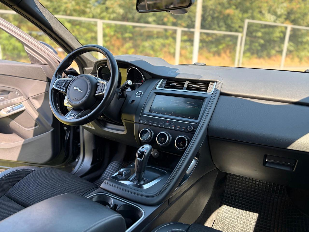 Jaguar E-Pace 2.0D 150 CV AWD aut. R-Dynamic HSE