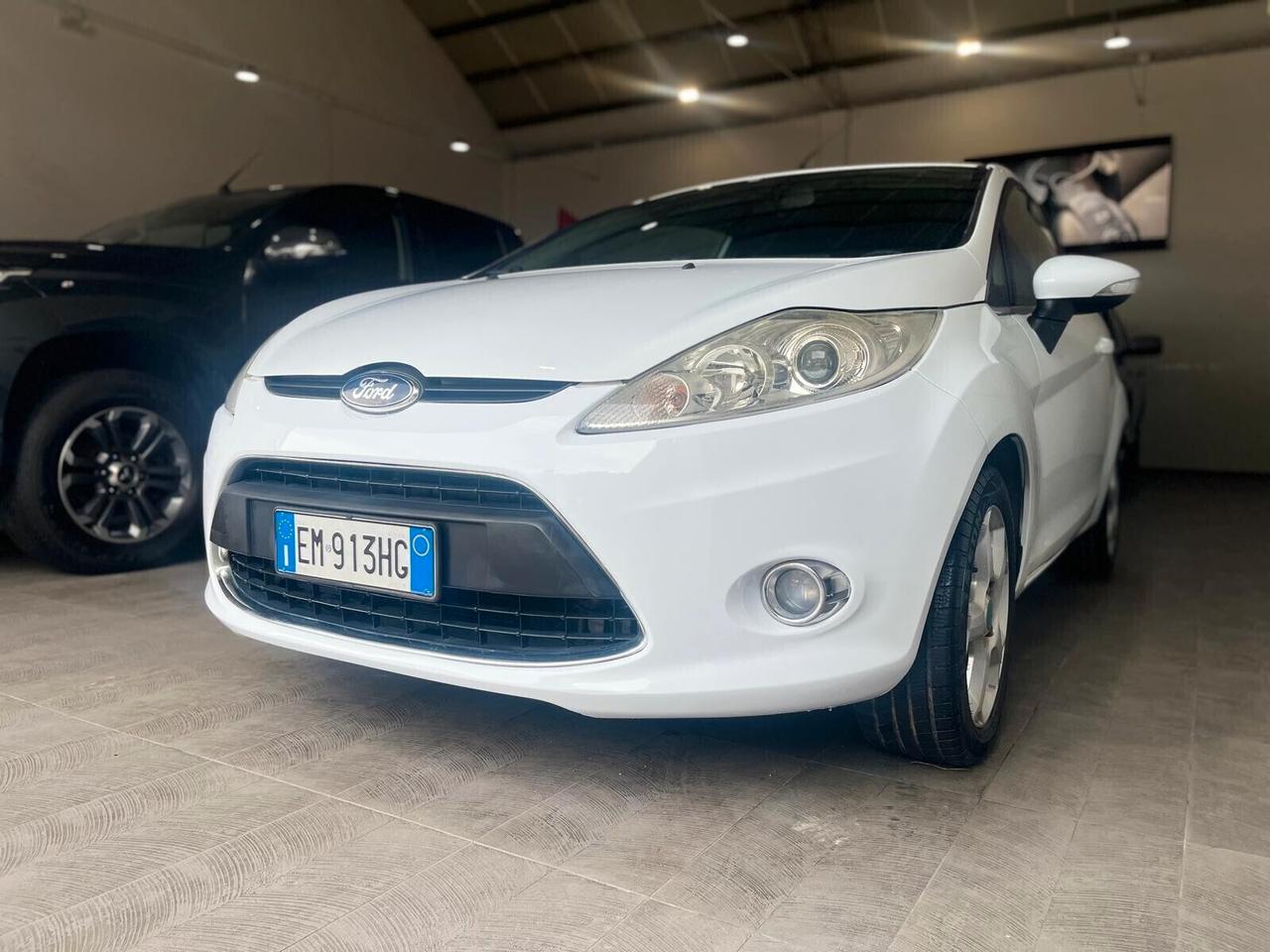 FORD FIESTA 1.2 60CV TITANIUM *UNICOPRO* *2012*