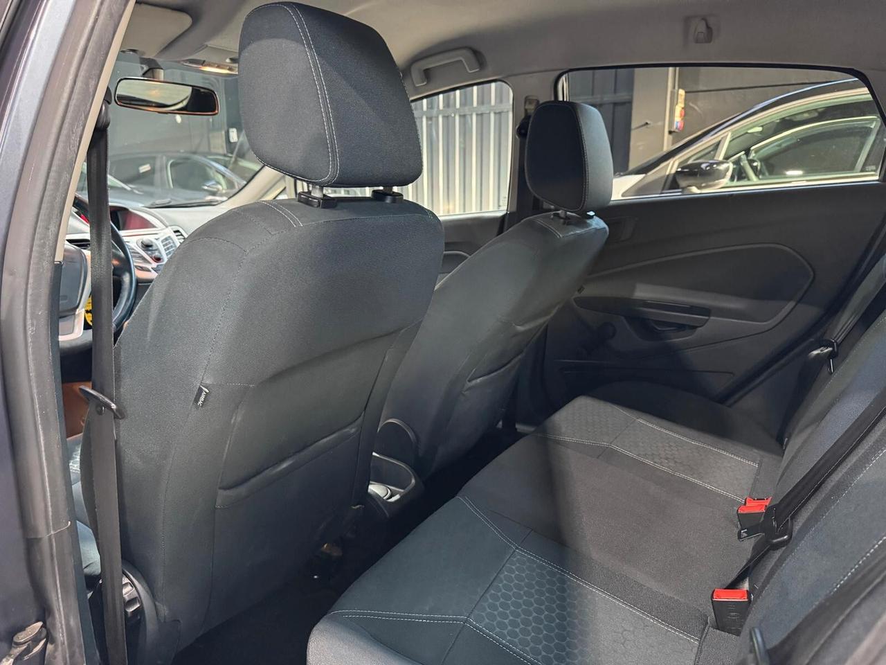 Ford Fiesta Titanium benzina Neopatentati