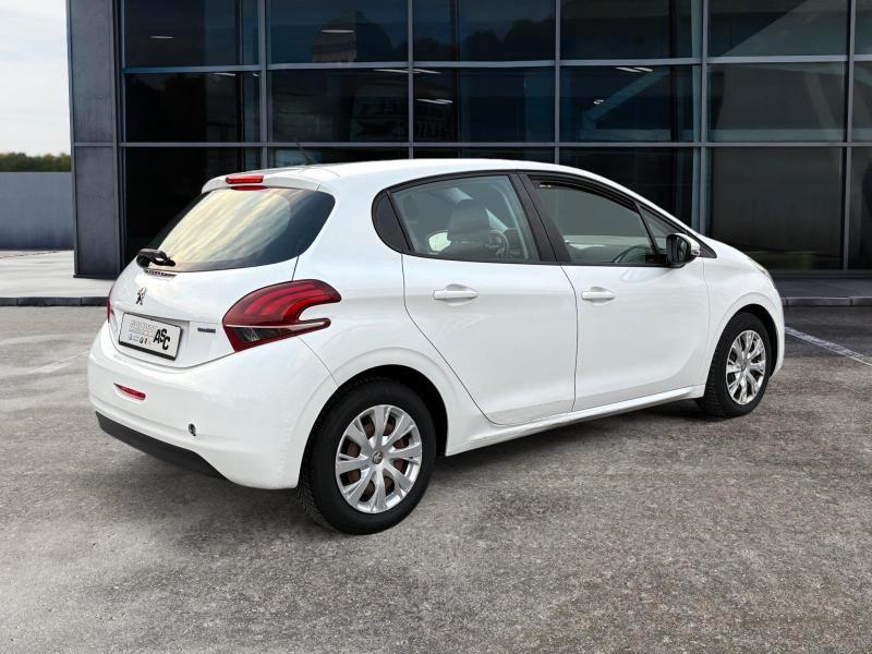 PEUGEOT 208 1.6 DIESEL 75 CV ADATTA NEOPATENTATI