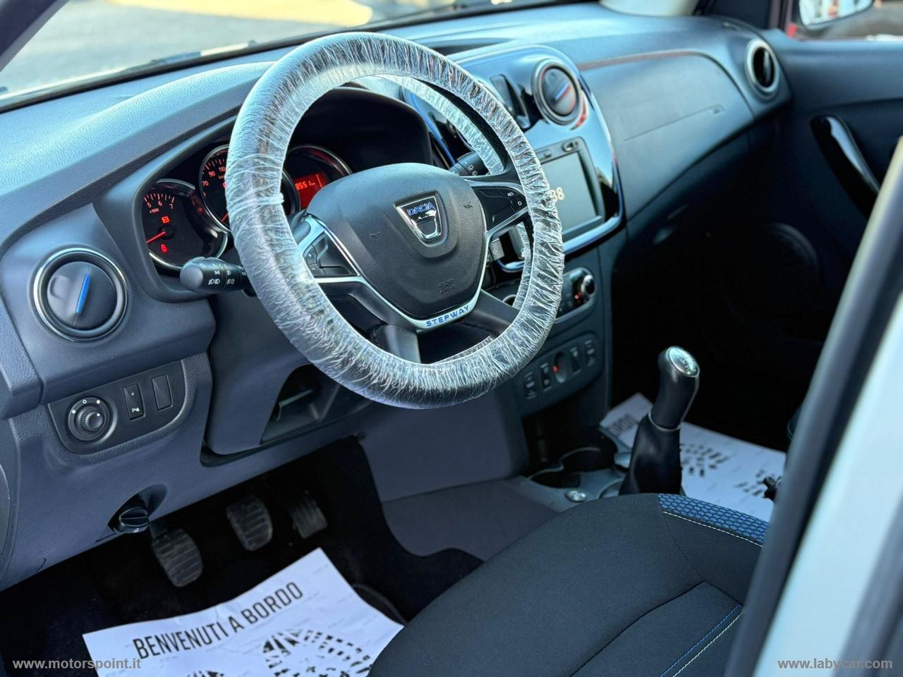 DACIA SanderoStepway1.0TCe100 ECO-G 15th Anniv