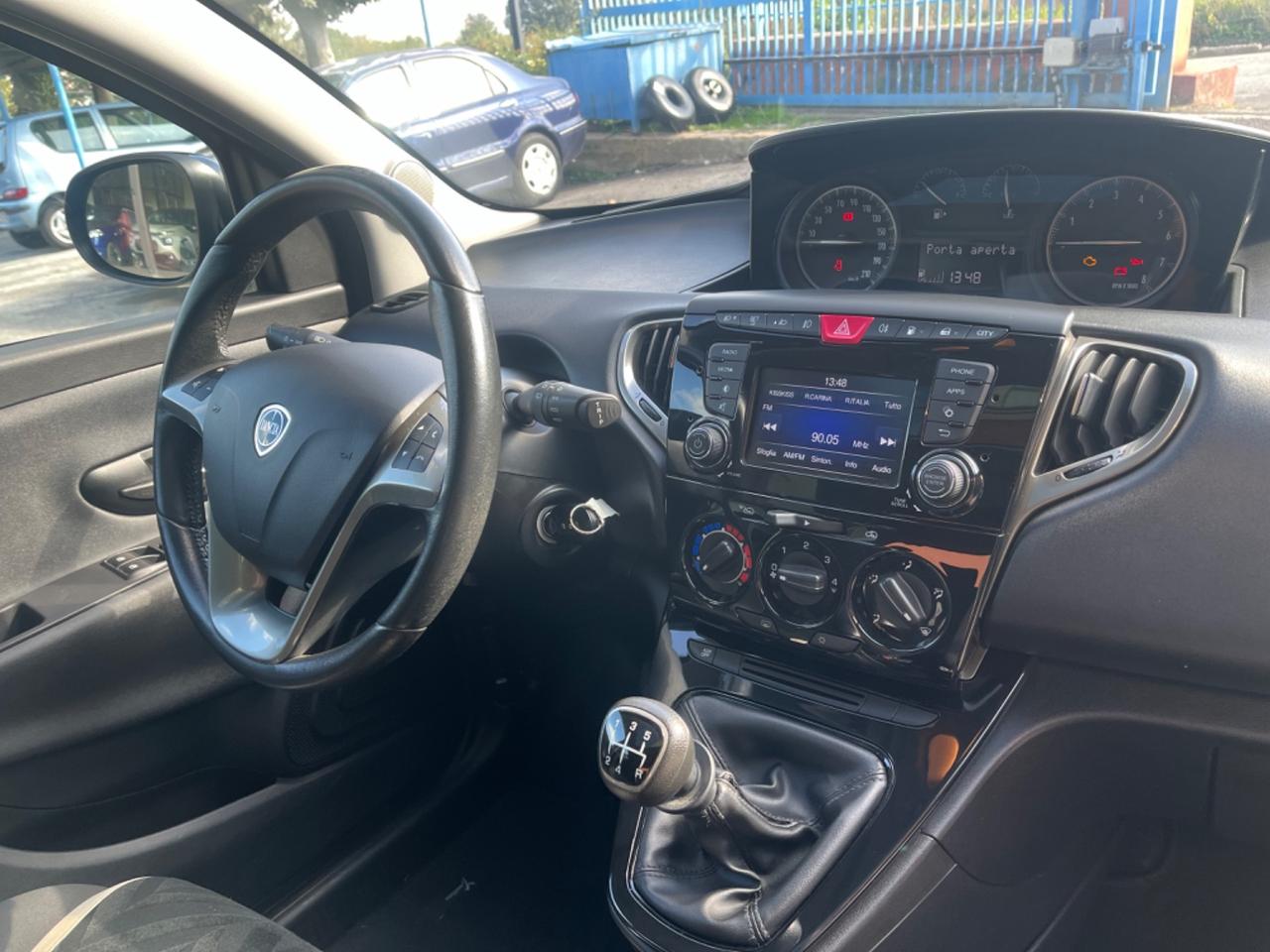 Lancia Ypsilon 1.2 69 CV 5 porte GPL Ecochic Platino