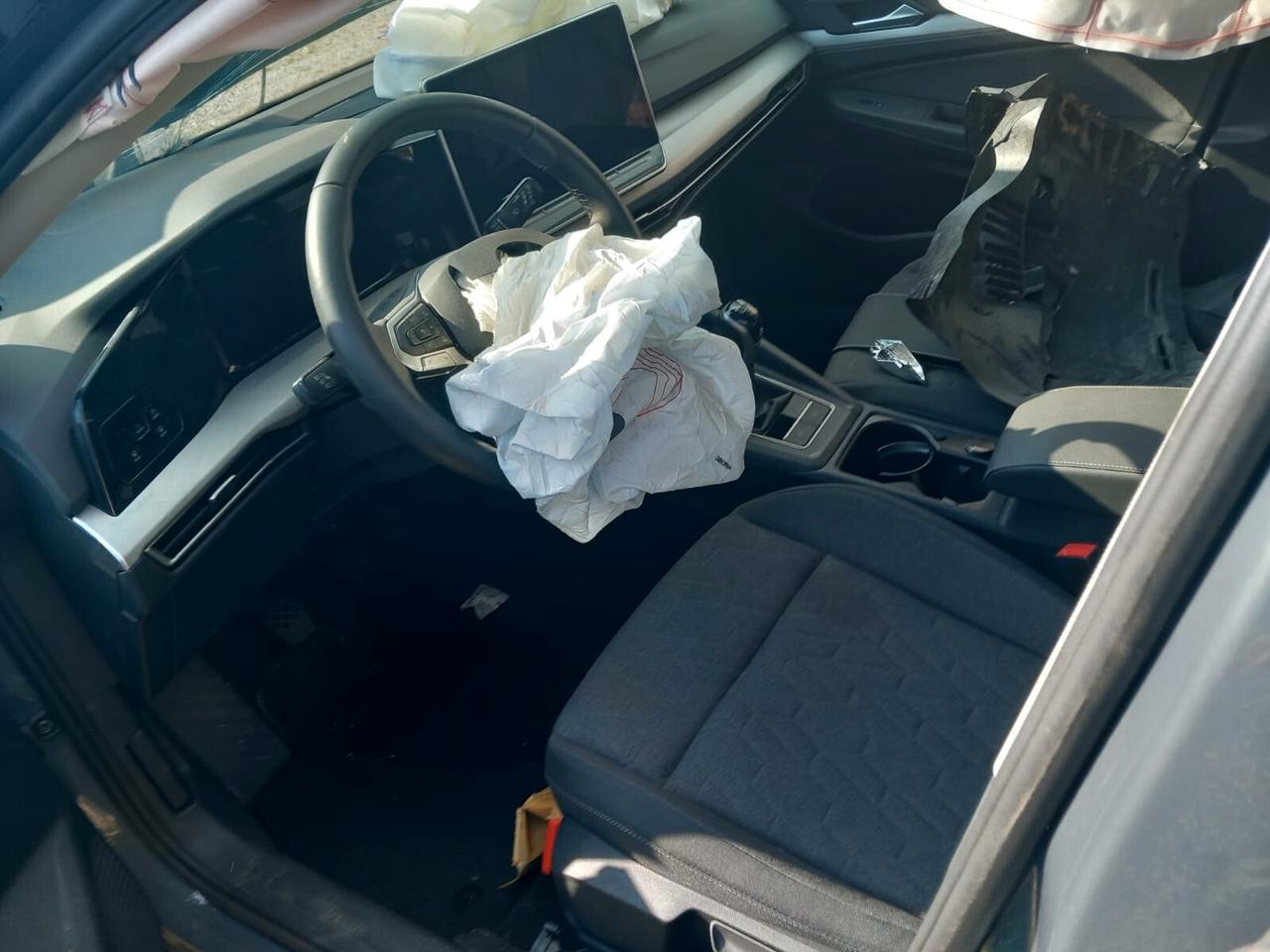 Volkswagen Golf 2.0 TDI 115 CV SCR Life SINISTRATA