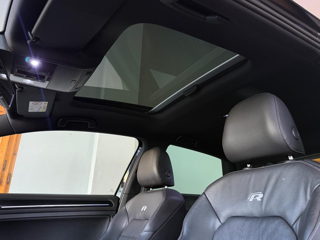 Volkswagen Golf R 2.0 DSG 3p. 300CV tetto apribile.