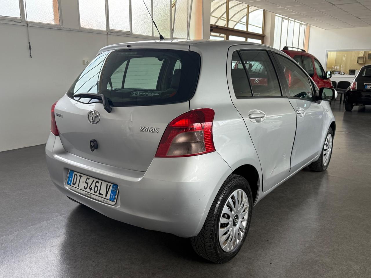 Toyota Yaris 1.0 5 porte Sol ok neopatentati