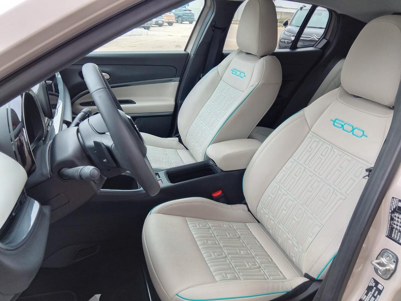 Fiat 600 Hybrid 100 CV DCT MHEV La Prima