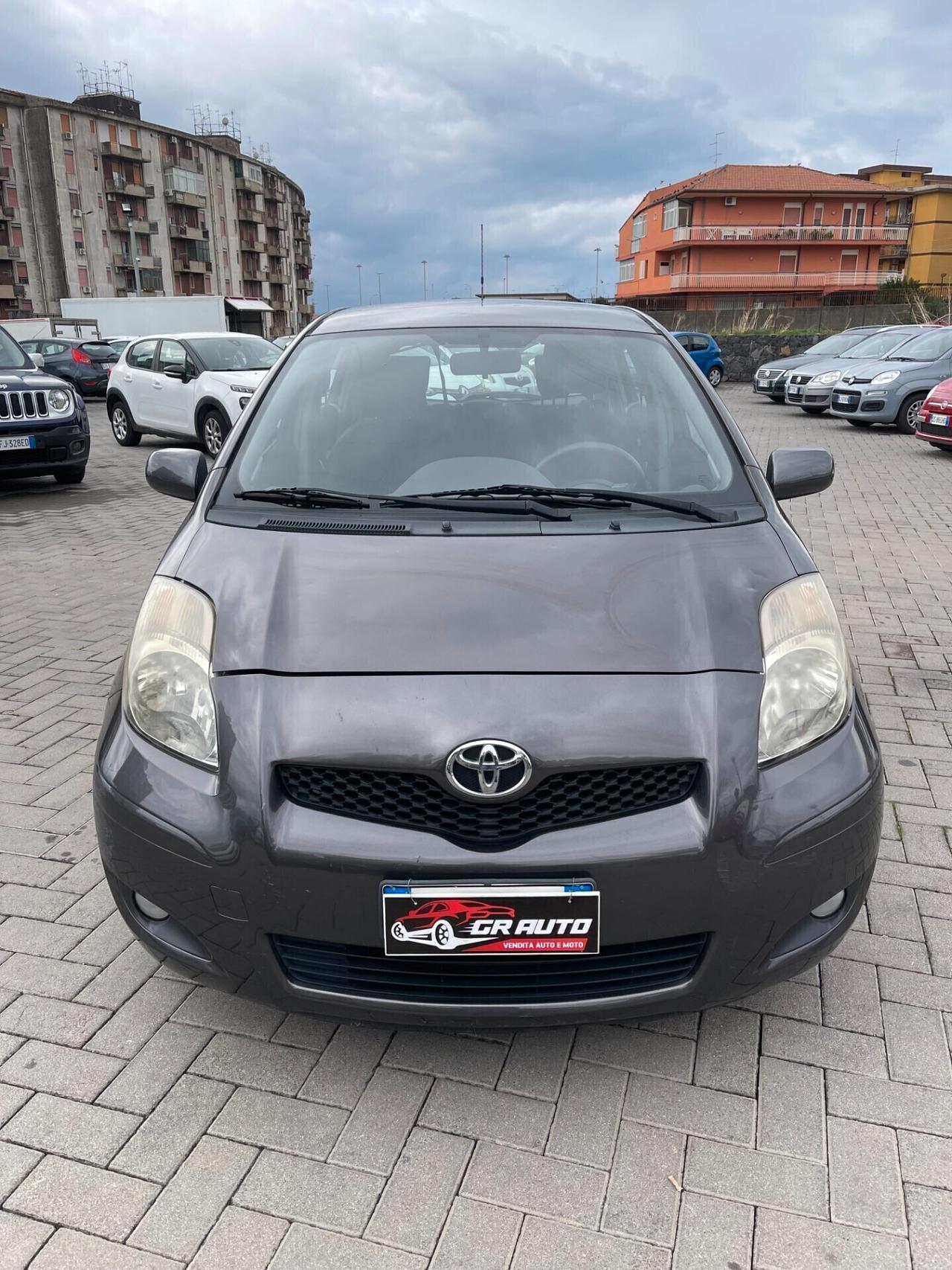 Toyota Yaris 1.0 5 porte Sol