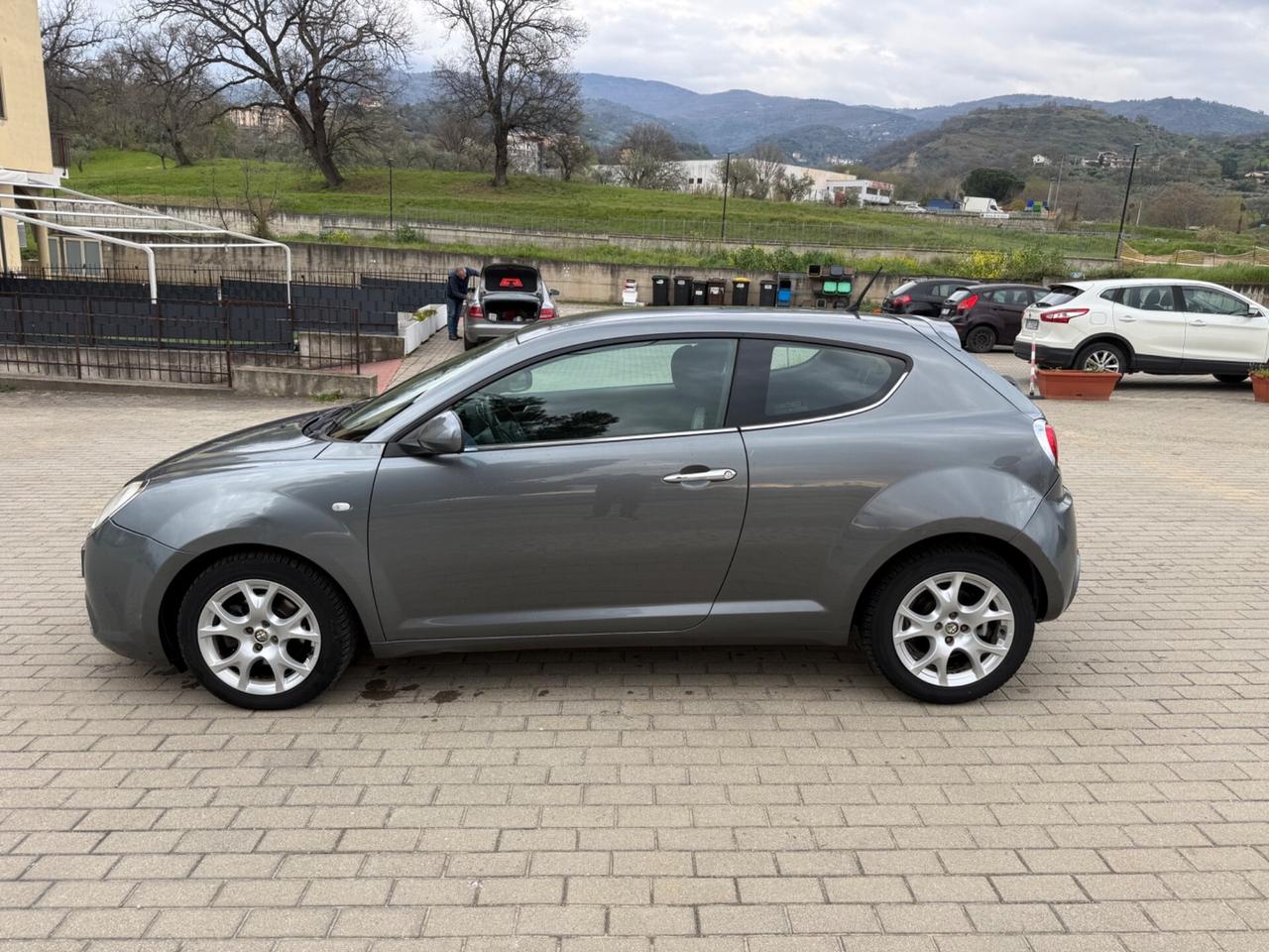 Alfa Romeo MiTo 1.6 JTDm-2 S&S Distinctive Sport Pack