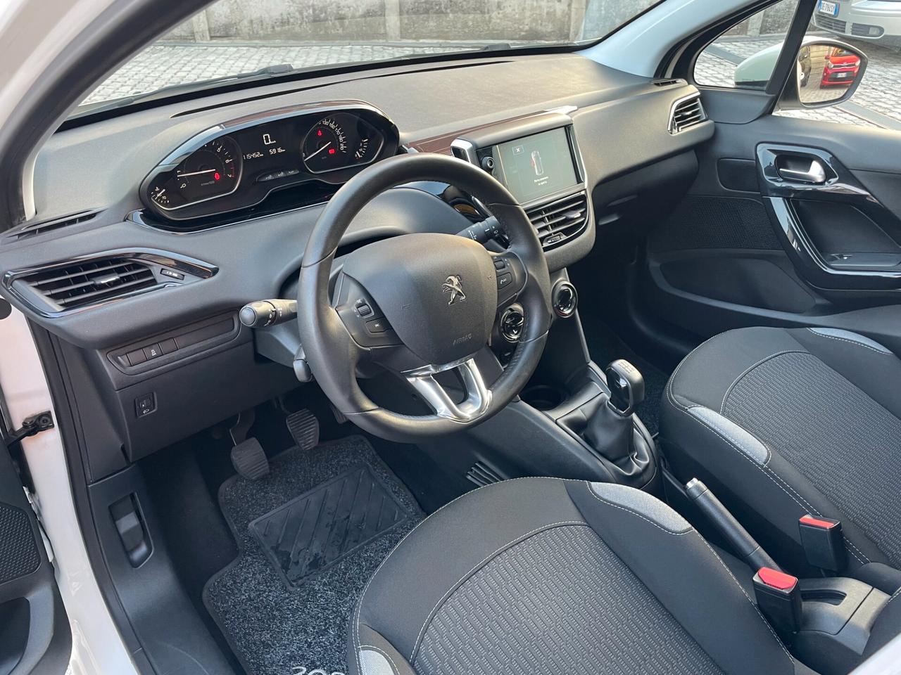 Peugeot 208 PureTech 82 5 porte Allure CINGHIA NUOVA !!!